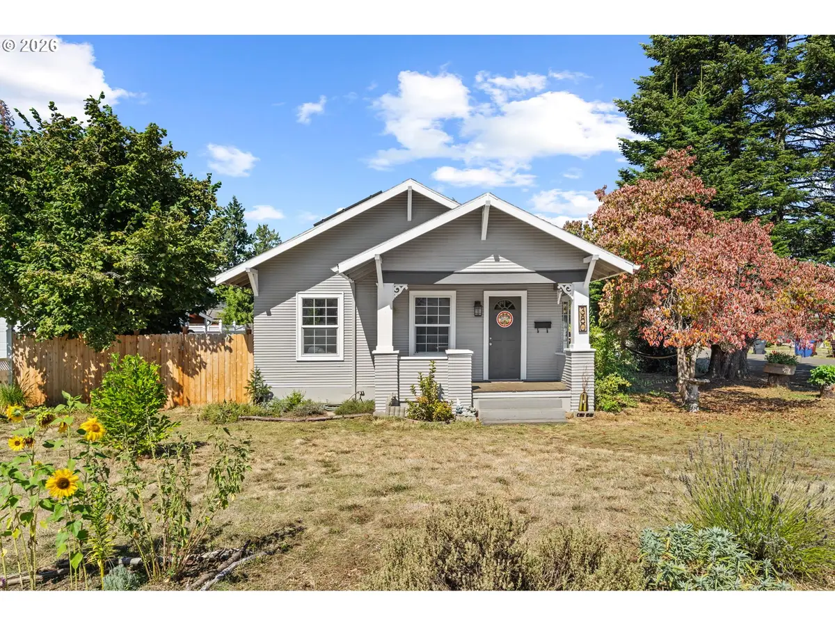 380 E Berkeley St, Gladstone, OR 97027 - #1
