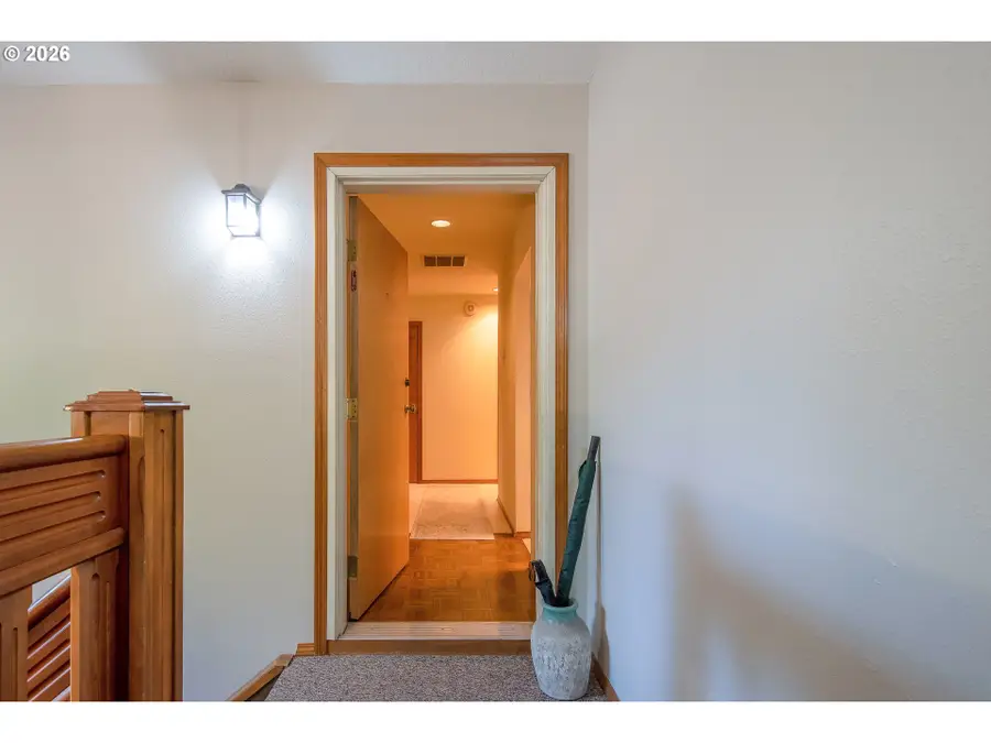 616 SW Eastman Pkwy, Gresham, OR 97080 - #3