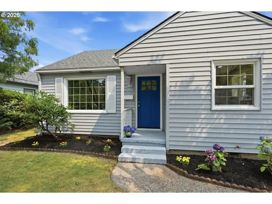 9233 SE Morrison St, Portland, OR 97216 - #2