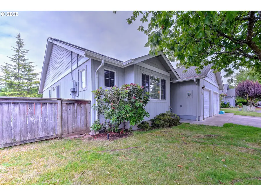 785 Red Cedar Ct, Eugene, OR 97402 - #2