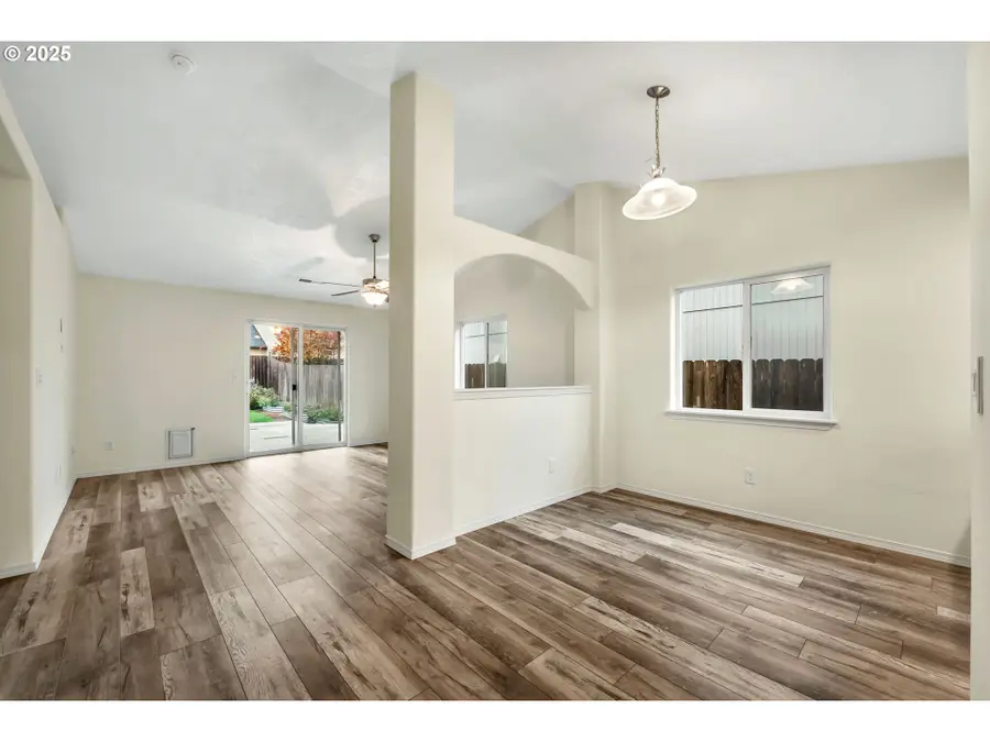 24930 Strike St, Veneta, OR 97487 - Image #3