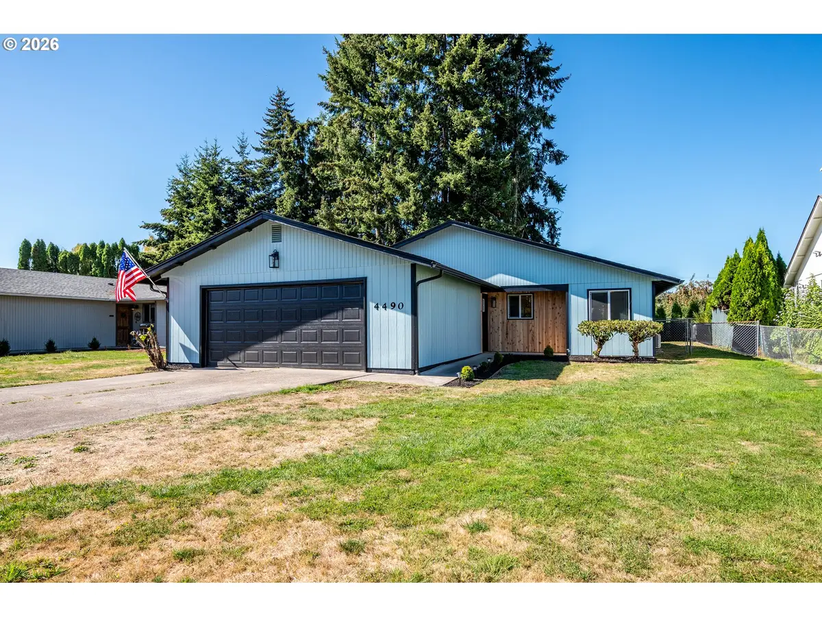 4490 Constitution Ln, Longview, WA 98632 - #1