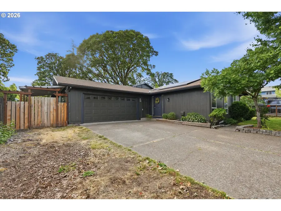 909 N Sitka Ave, Newberg, OR 97132 - #3