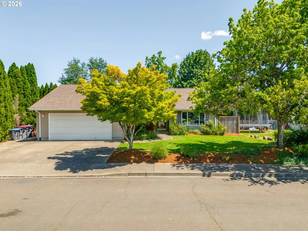 638 SW Westview Dr, McMinnville, OR 97128 - #1