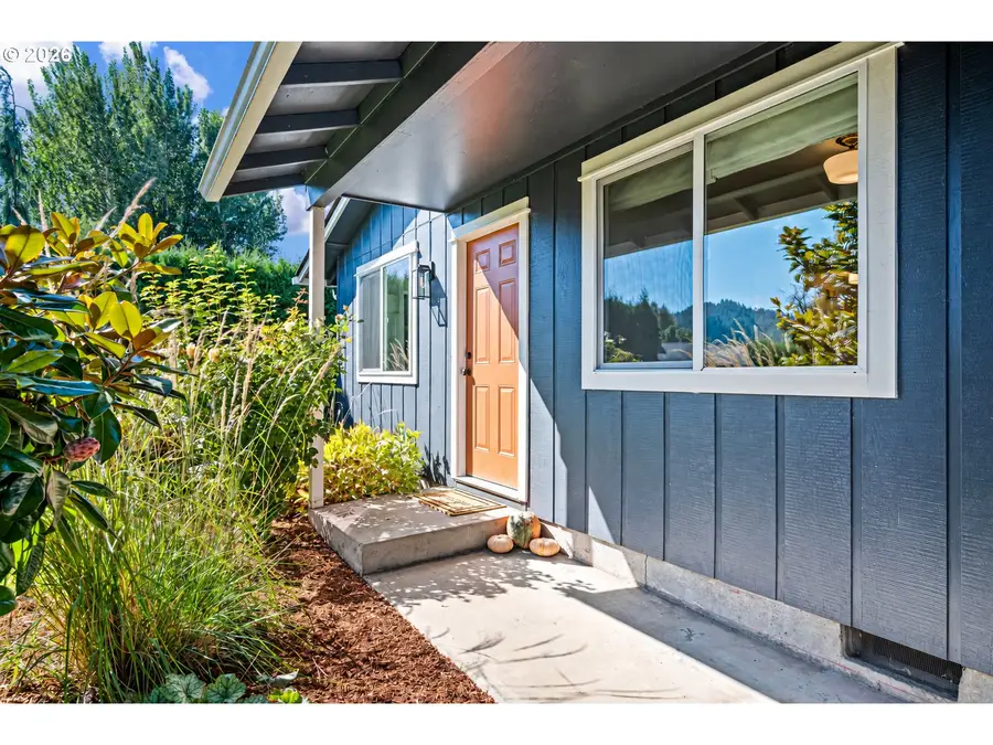 1136 S 39th St, Springfield, OR 97478 - #3