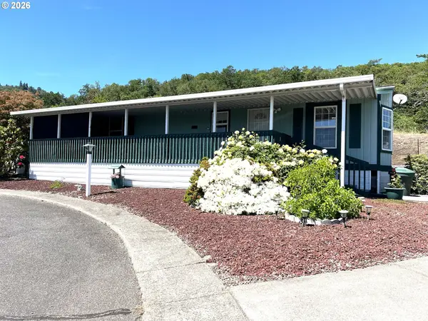 909 Shadow Ranch Ln, Roseburg, OR 97470