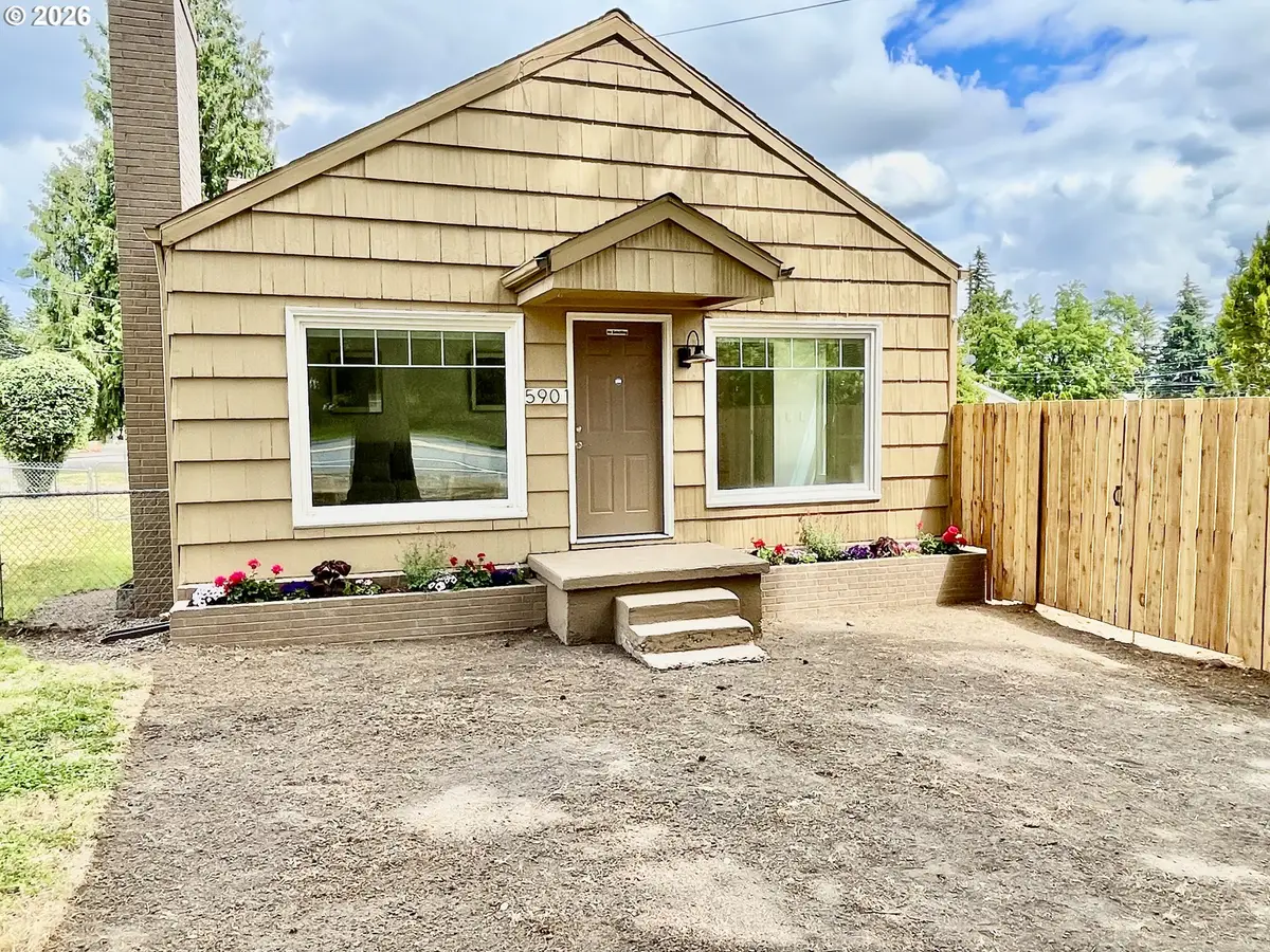 5901 SE Flavel Dr, Portland, OR 97206 - #1