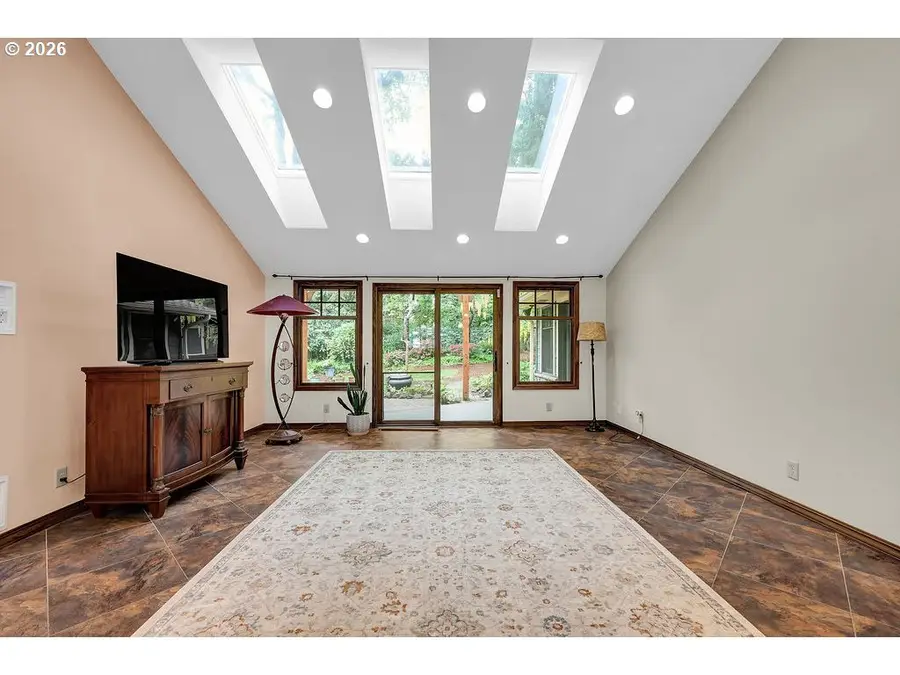 2620 W 22nd Ave, Eugene, OR 97405 - #3