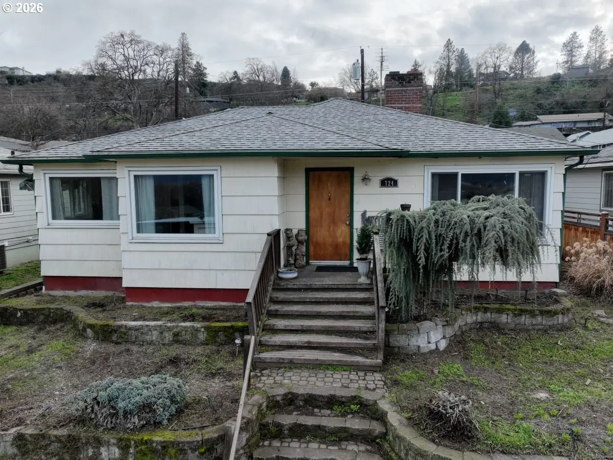 724 E 14th St, The Dalles, OR 97058 - Image #1