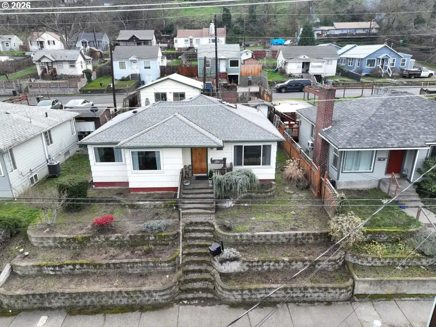 724 E 14th St, The Dalles, OR 97058 - Image #2