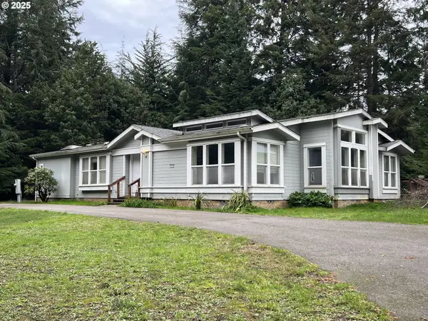 41855 Park Rd, PortOrford, OR 97465