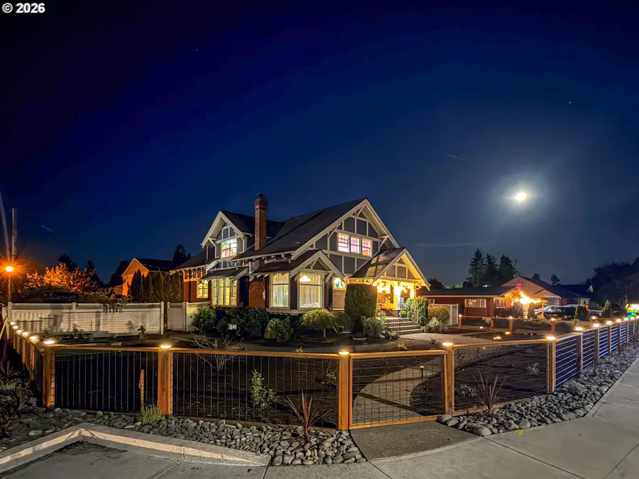 318 S Ivy St, Canby, OR 97013 - #2