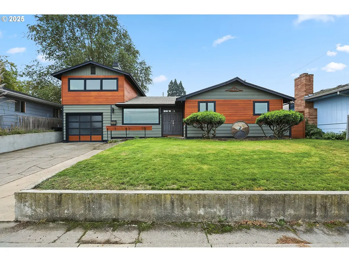 1520 E 9th St, The Dalles, OR 97058 - Image #1