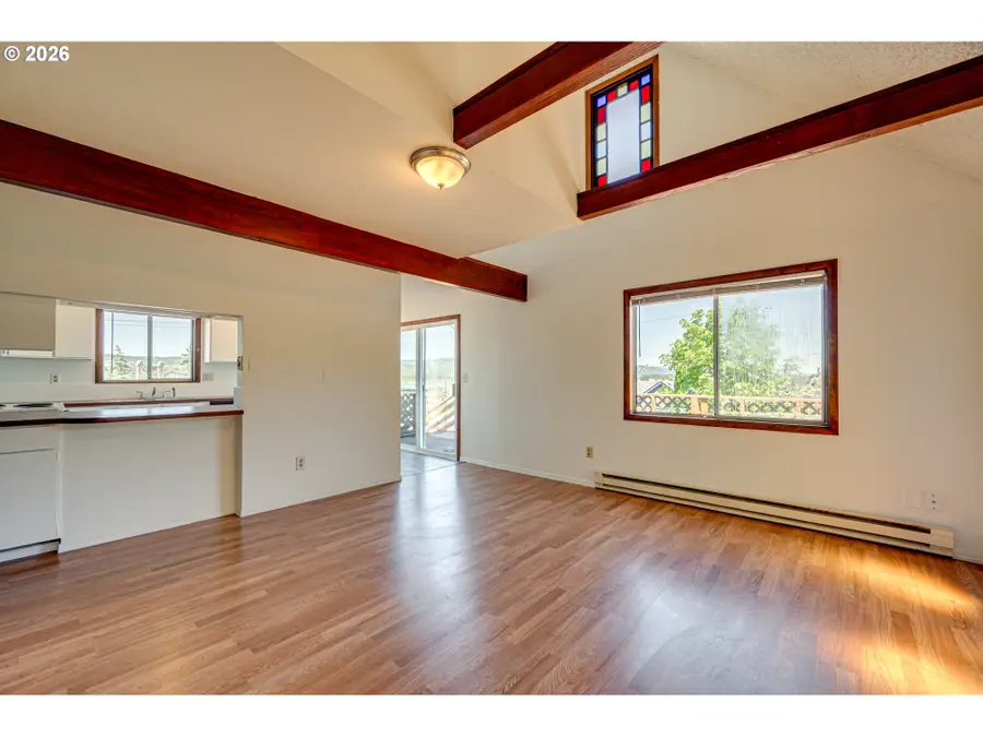 135 Date St #A/B, Kalama, WA 98625 - #2