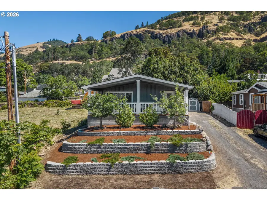308 E Humboldt St, Bingen, WA 98605 - #2
