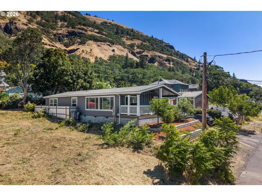 308 E Humboldt St, Bingen, WA 98605 - #3