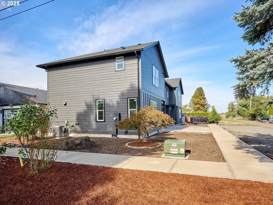 220 222 Juniper St, Gervais, OR 97026 - Image #2