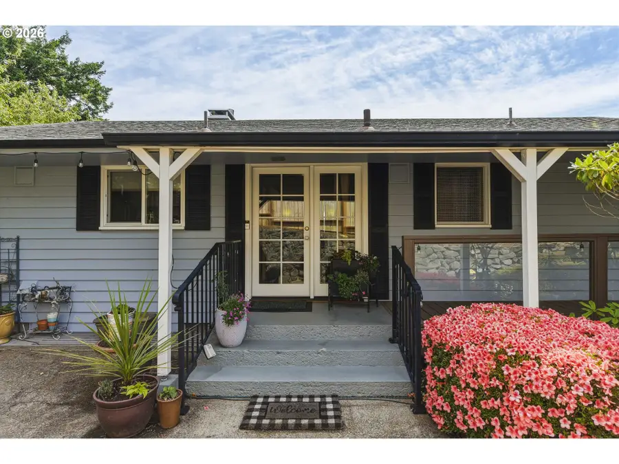1037 N 10th St, Coos Bay, OR 97420 - #3