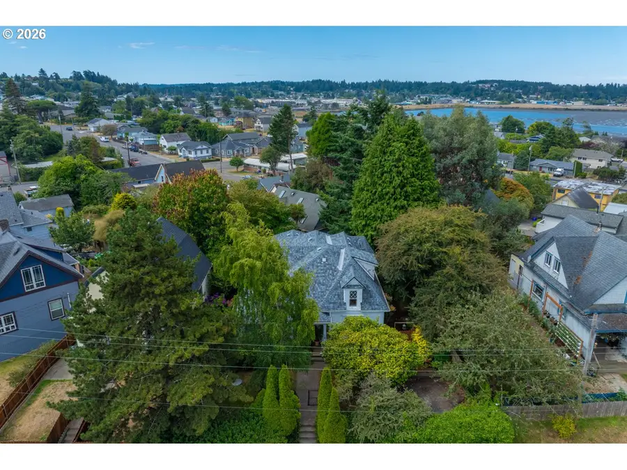 829 Florida St, North Bend, OR 97459 - #2