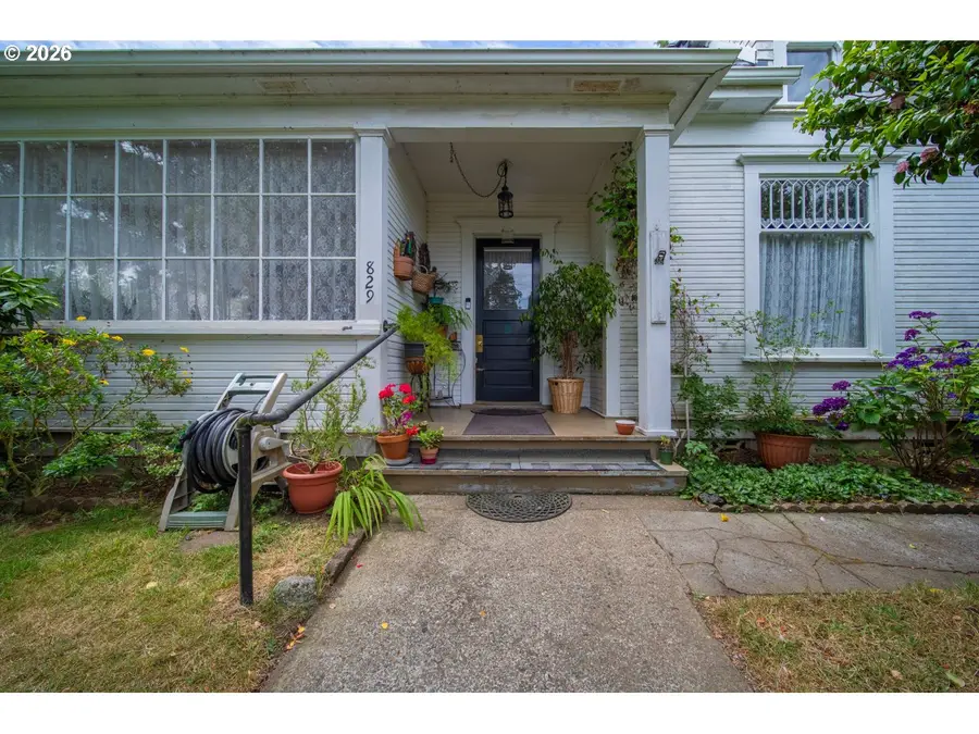 829 Florida St, North Bend, OR 97459 - #3