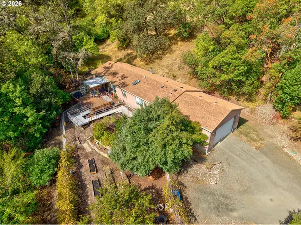5120 NW Broad St, Roseburg, OR 97471