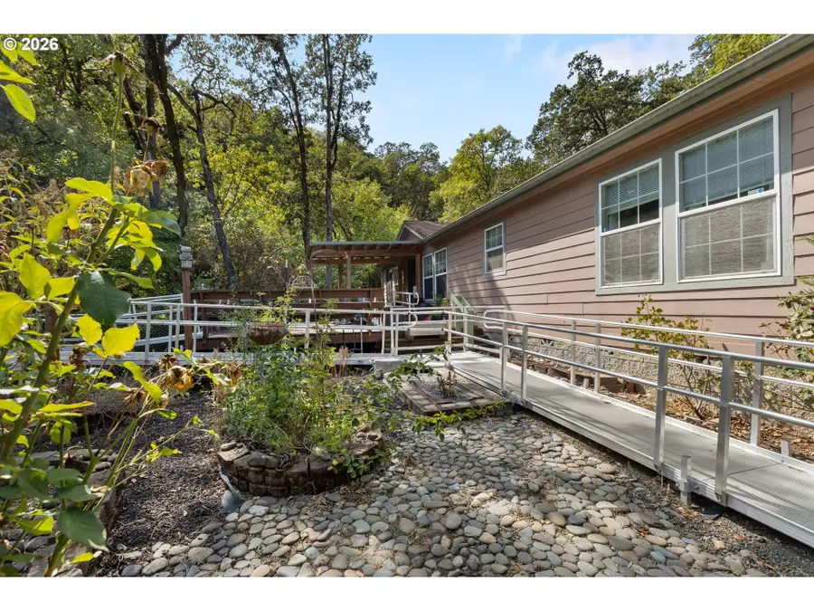 5120 NW Broad St, Roseburg, OR 97471 - #3