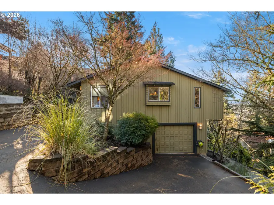 2831 NE Rocky Butte Rd, Portland, OR 97220 - #2