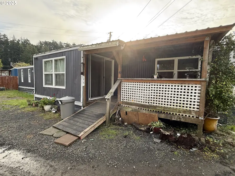 67624 Spinreel Rd #44, North Bayside, OR 97459 - Image #2