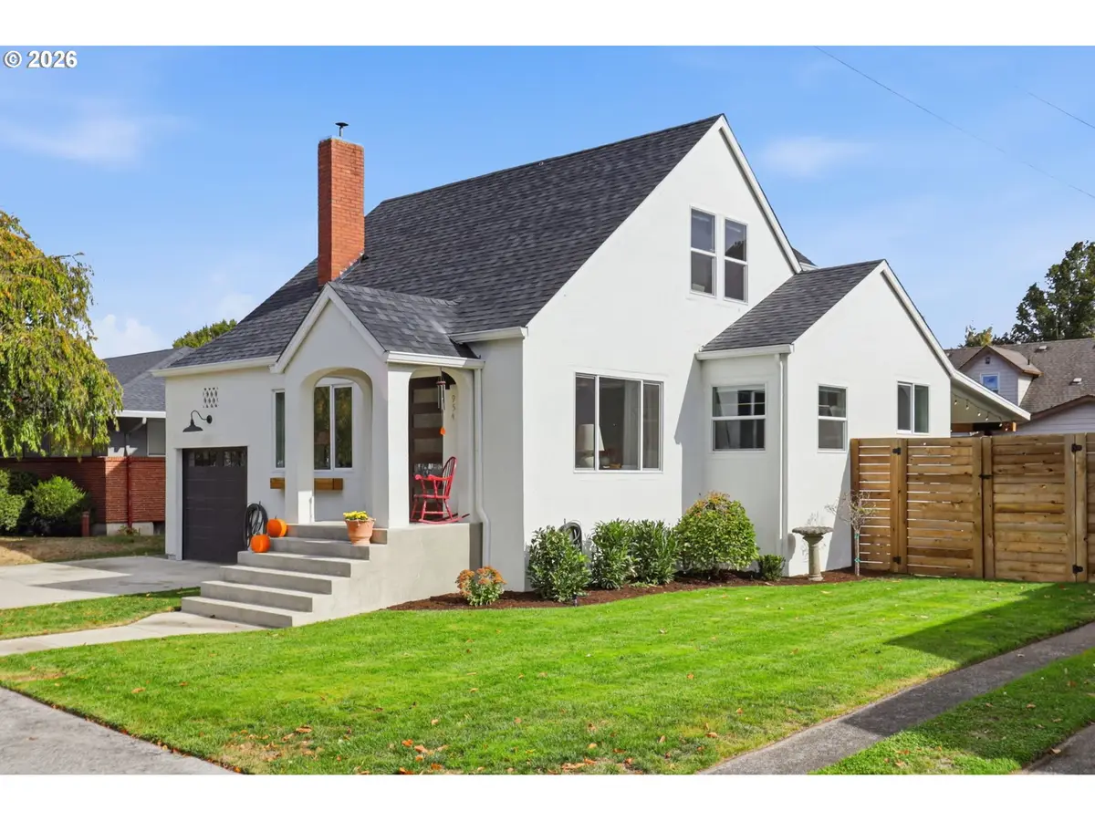 954 Park St, Woodland, WA 98674 - #1