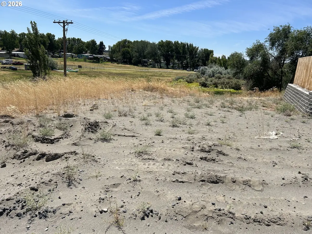 1742 NE 9th Pl, Hermiston, OR 97838 - #1