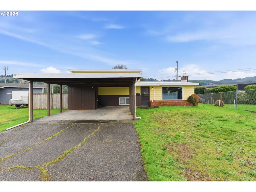 2350 High St, Reedsport, OR 97467 - #2