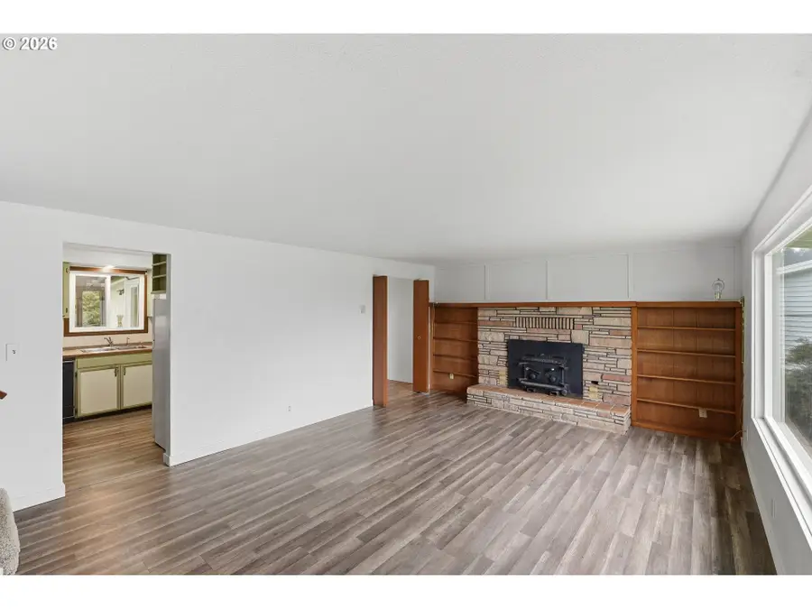 2350 High St, Reedsport, OR 97467 - #3