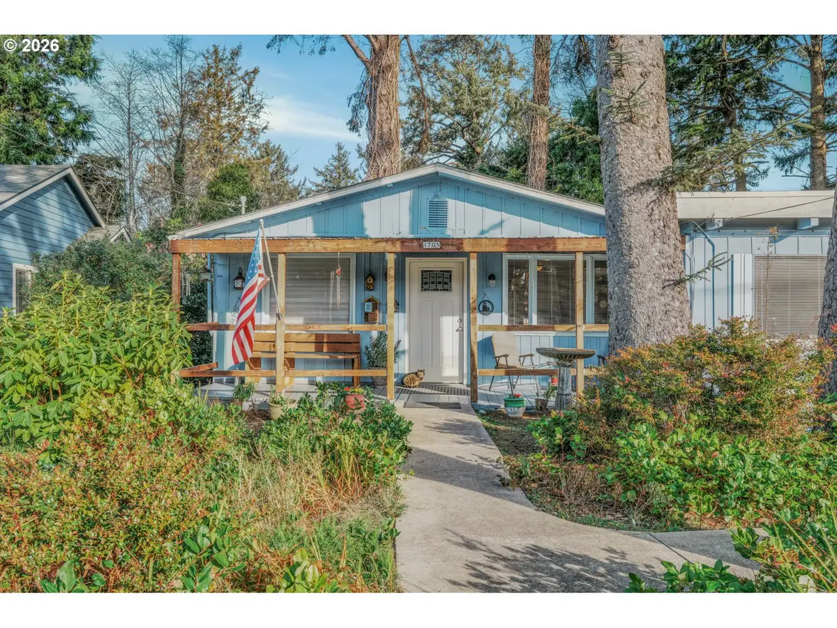 1705 NW 22nd St, Lincoln City, OR 97367 - Image #1