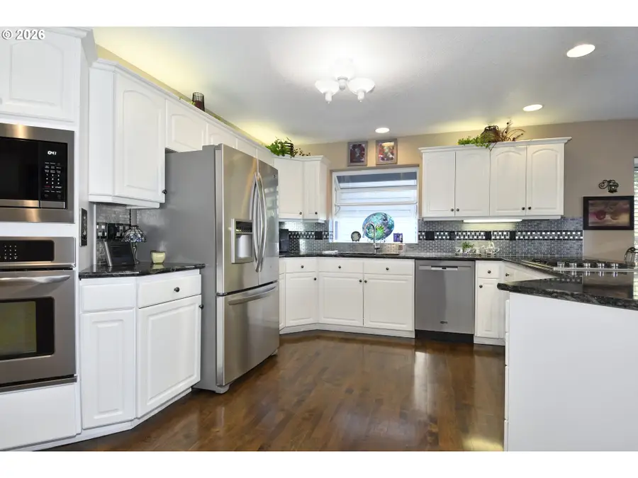 2581 SE Morlan Way, Gresham, OR 97080 - Image #2