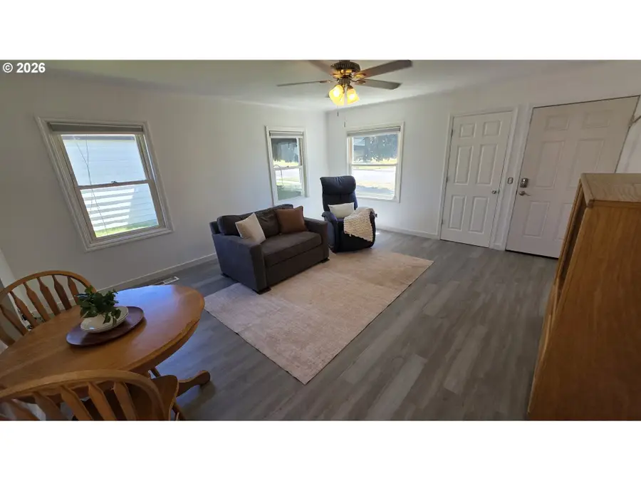 511 E Burgen St, Goldendale, WA 98620 - #3