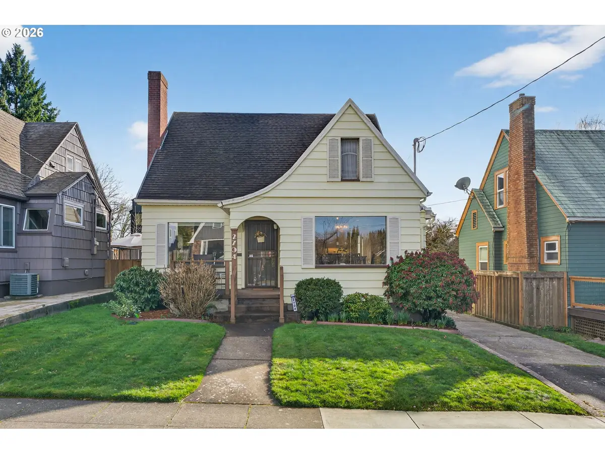 2704 SE Harrison St, Portland, OR 97214 - #1