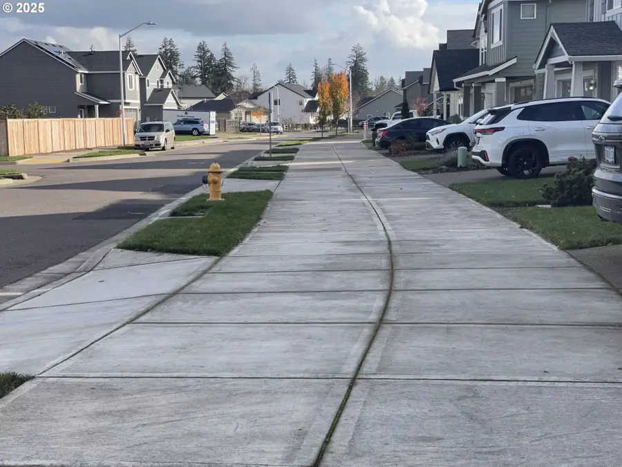 2031 S Jasper Dr, Cornelius, OR 97113 - Image #3