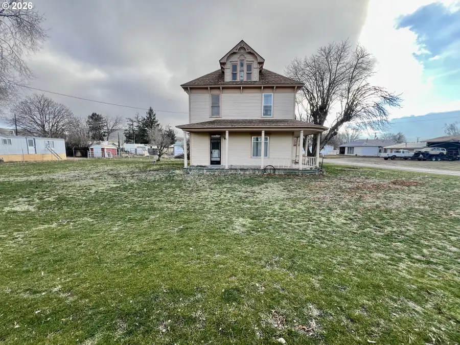 216 E Fulton St, Union, OR 97883 - #2