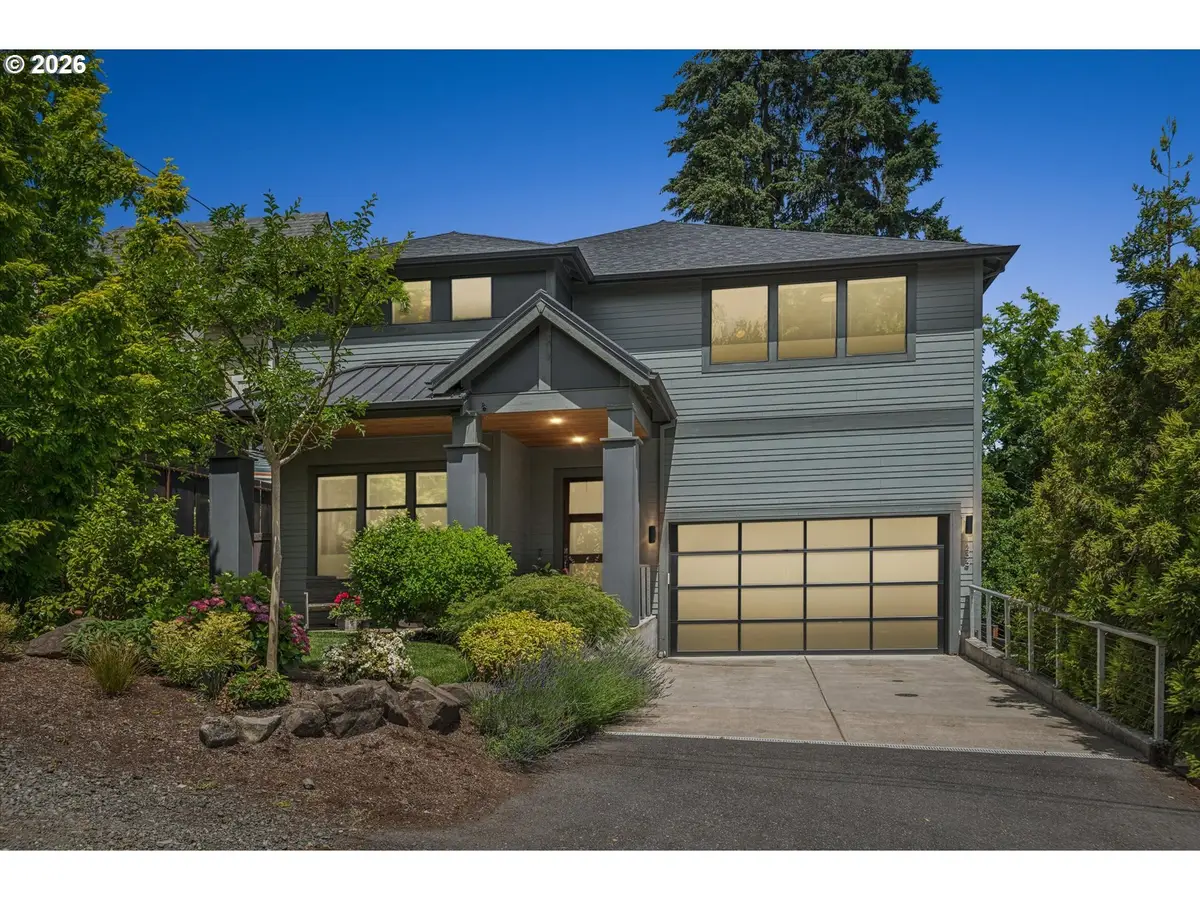 233 S Vermont St, Portland, OR 97219 - #1