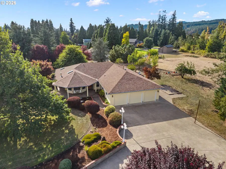 39141 Easton Ln, Springfield, OR 97477 - #3