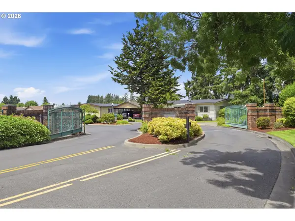 658 S 57th St #35, Springfield, OR 97478