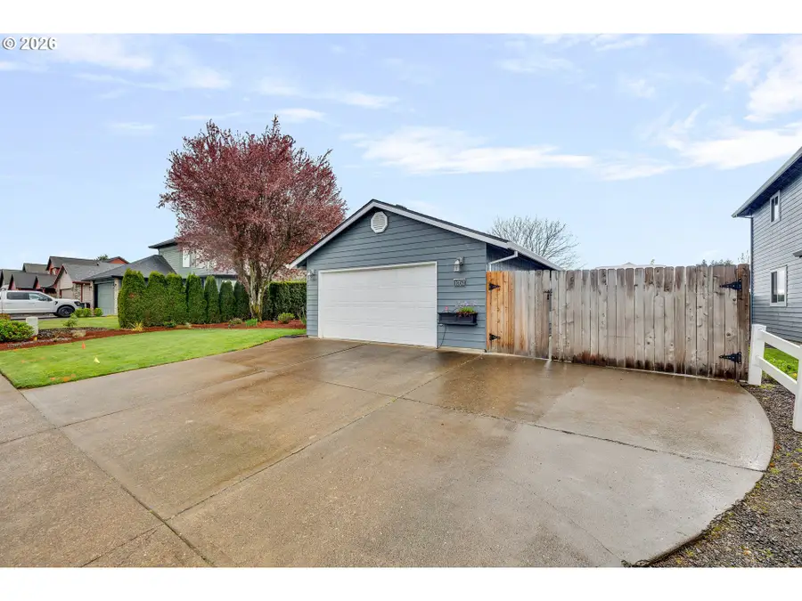1057 S Pine St, Canby, OR 97013 - #3