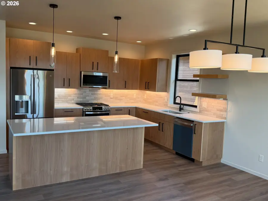 451 NE Union Loop, Prineville, OR 97754 - #2