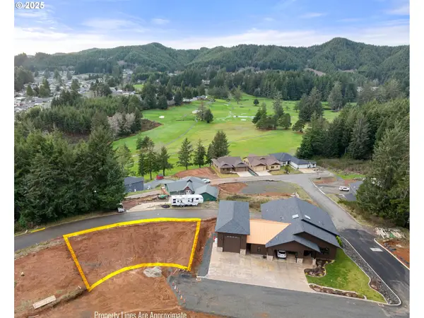 611 Hulton Way, Reedsport, OR 97467