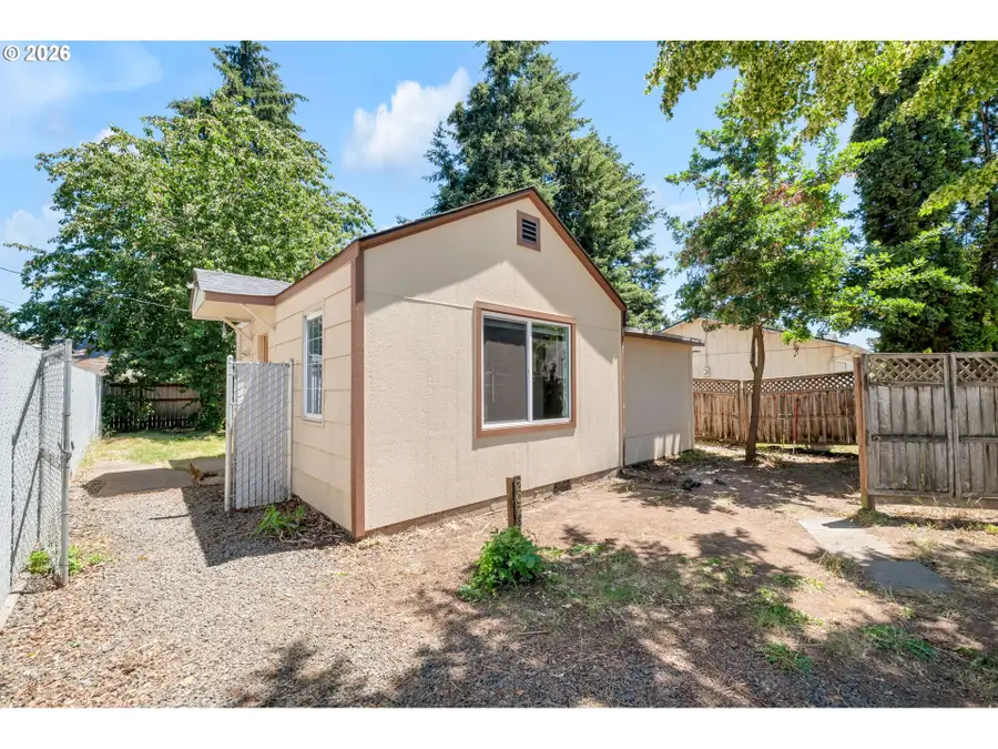 2025 Devos St, Eugene, OR 97402 - #3