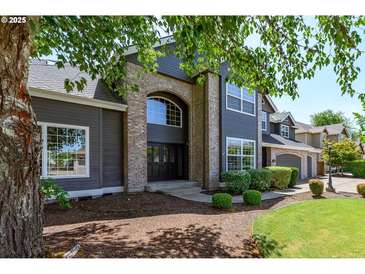 2351 NW Pinehurst Dr, McMinnville, OR 97128 - #1