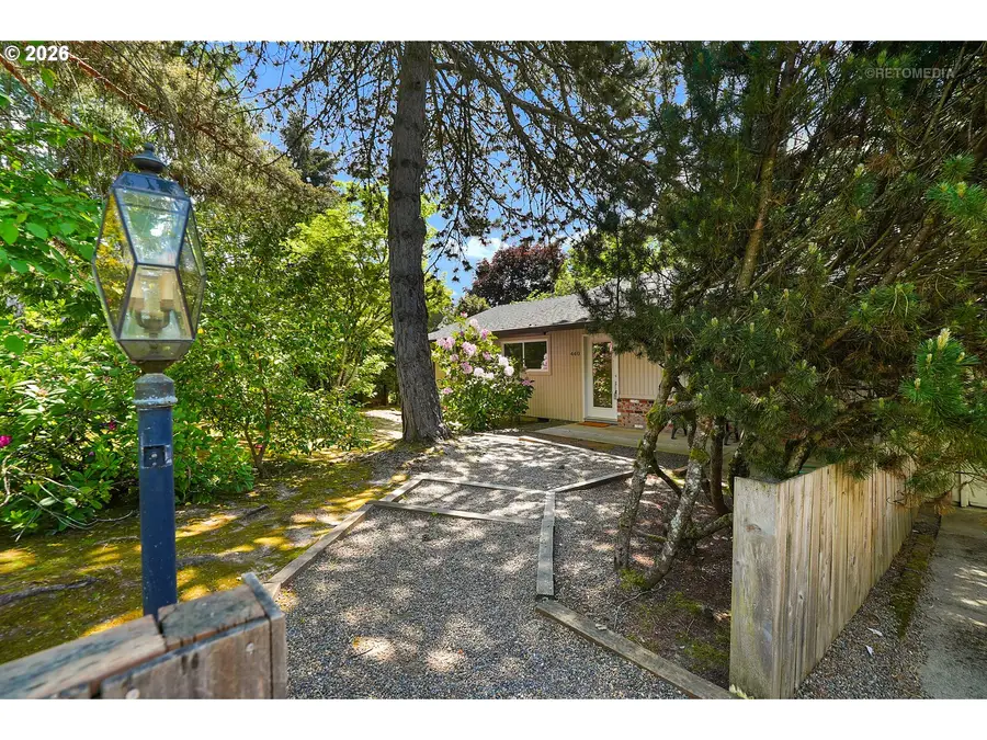 440 NW Yonia Ct, Hillsboro, OR 97124 - #2
