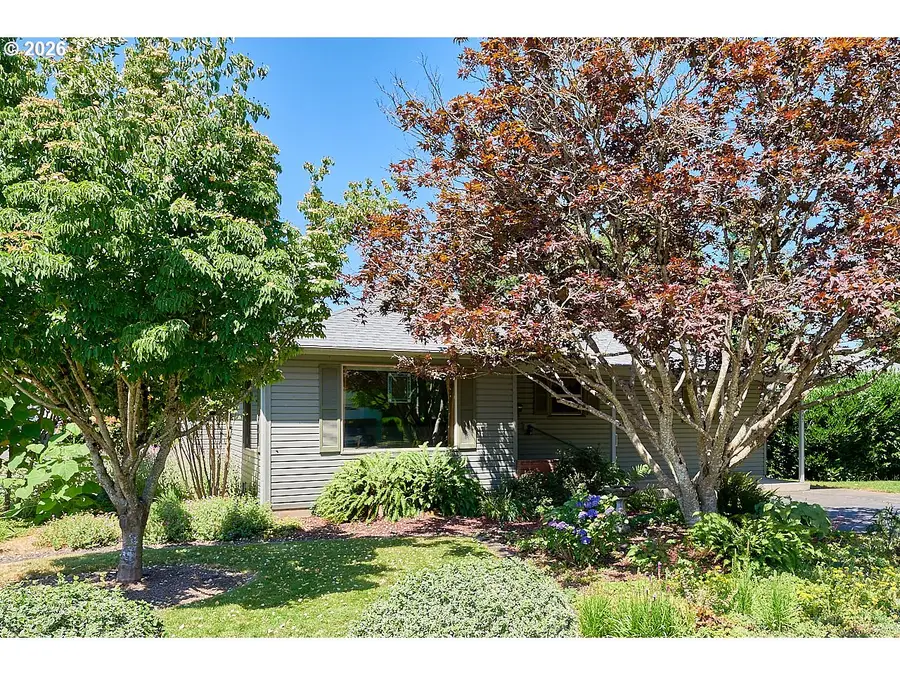 1245 SW Gilorr St, McMinnville, OR 97128 - #2