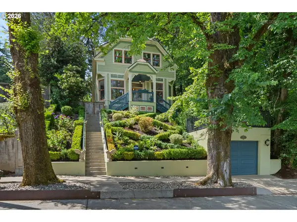 2104 SW Spring St, Portland, OR 97201