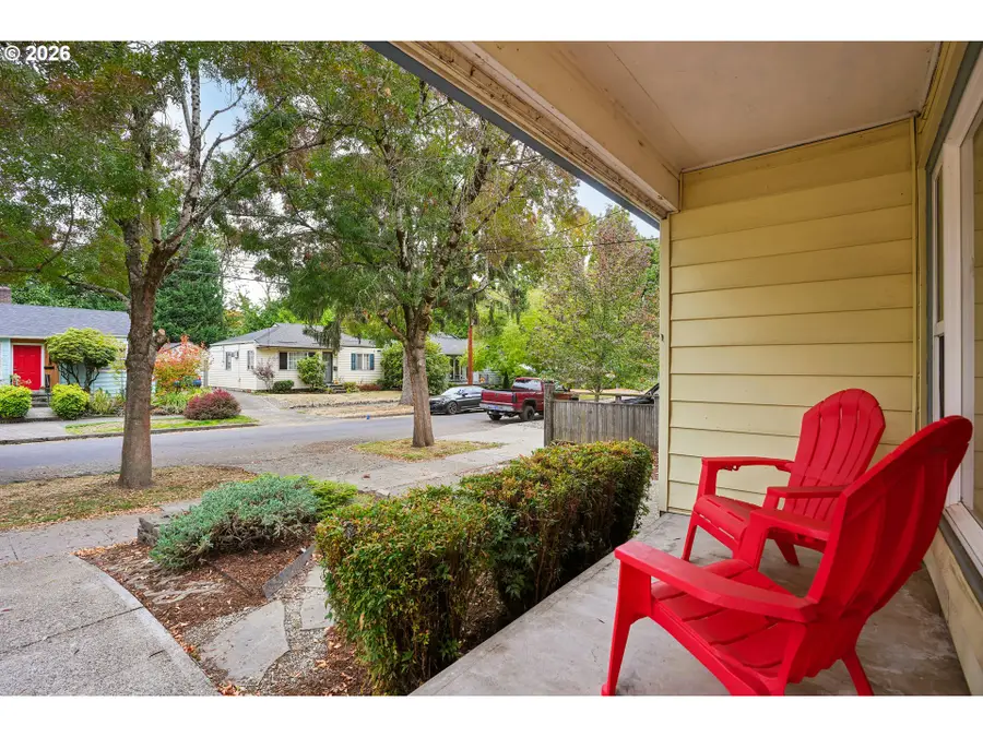 9206 N Van Houten Ave, Portland, OR 97203 - #3